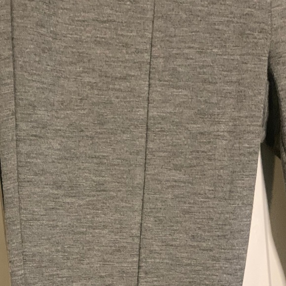 CAbi Mid-Rise Newport Gray Slim Leg Ponte Pants Side Zip faux back pockets - Picture 3 of 6